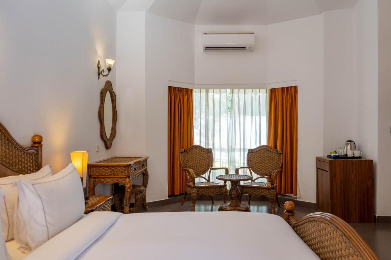Country Inn Tarika Riverside Resort Jim Corbett Garjia エクステリア 写真